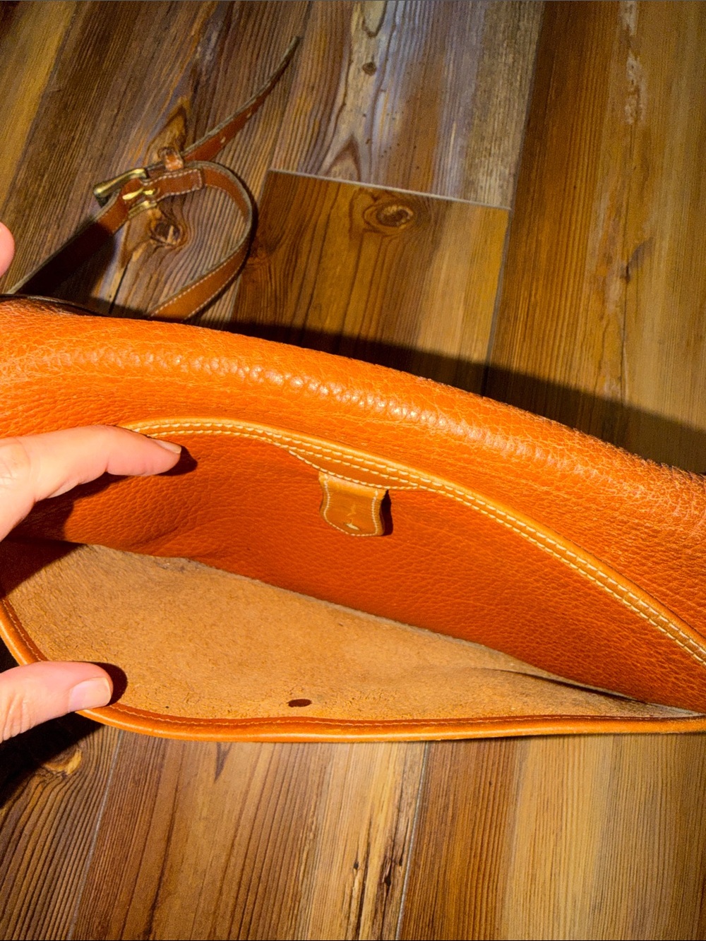 Vintage Dooney & Bourke Tan/Brown Pebbled Leather Crossbody bag - Picture 7 of 7